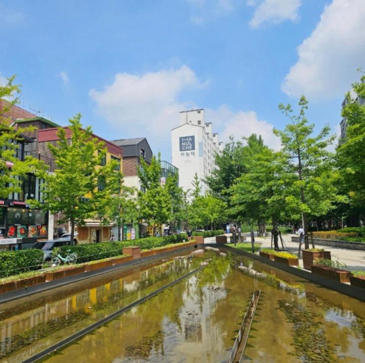 Hostel 3min From Metro - Lodging With Roof Terrace - Convenient Transport - Cvs Downstairs - Hot Places Nearby Seoul