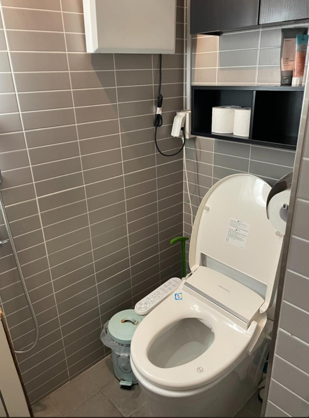 Hostel 3min From Metro - Lodging With Roof Terrace - Convenient Transport - Cvs Downstairs - Hot Places Nearby *
