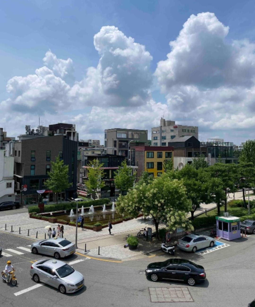 Hostel 3min From Metro - Lodging With Roof Terrace - Convenient Transport - Cvs Downstairs - Hot Places Nearby Seoul