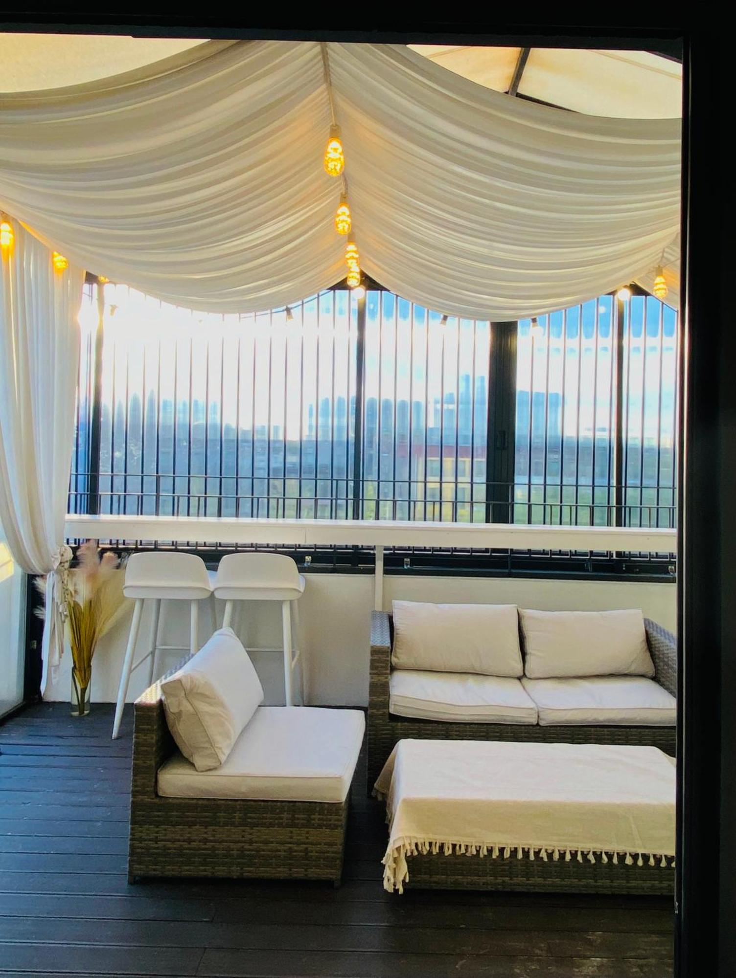 Hostel 3min From Metro - Lodging With Roof Terrace - Convenient Transport - Cvs Downstairs - Hot Places Nearby *